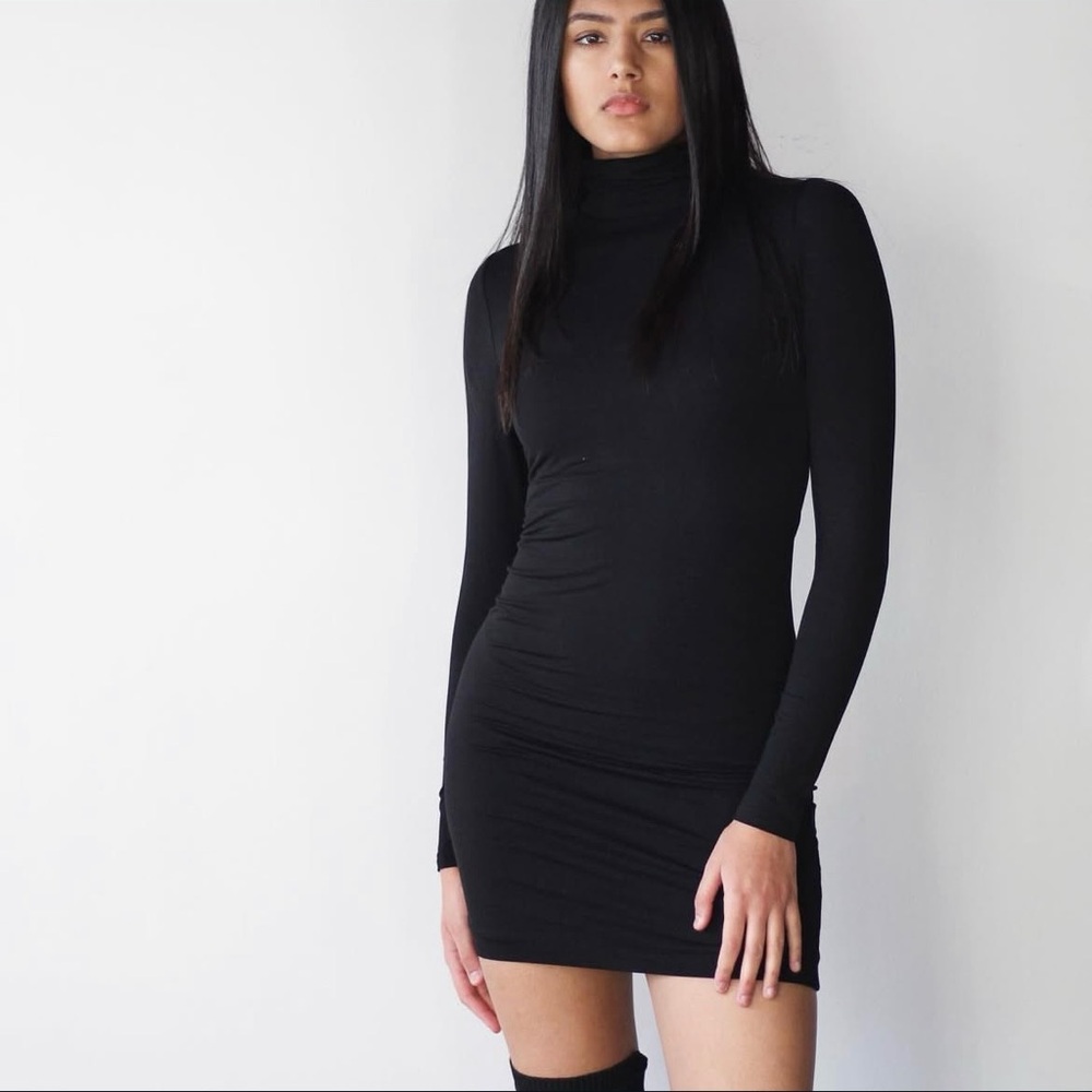 EmmyDeveaux Double Layered Turtleneck Mini Bodycon Dress - XL